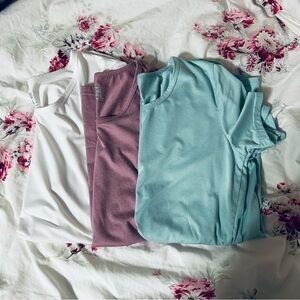 ▪️6/$25▪️ 32 Degrees Bundle of 3 T-Shirts •